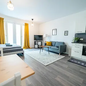 Fullhouse - - A6 - Washing Machine - Terrace - Nespresso , Dresden Deutschland